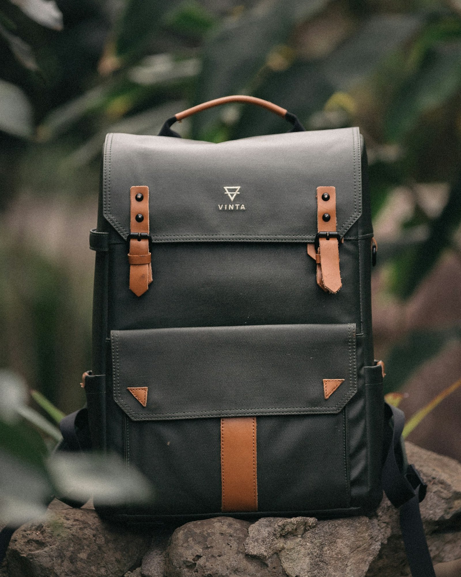 Seven things in the editor’s bag: a light list for travel days